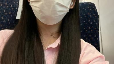 朴实而又风骚的小妮子