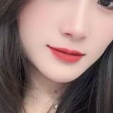 颜值很高 年龄不大的小姐姐
