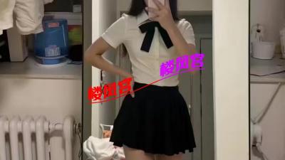 00后嫩妹，兼职上门。身材苗条