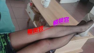 朝阳垂杨柳瑜伽性感熟女