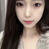 姿势变换不断的00后