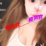 丰满的年轻小妹
