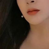 黑丝大胸骚女