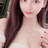 前凸后翘御姐妹子