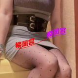 姐姐喜欢桌子当床