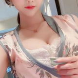 性格丰满的甜蜜小姐姐