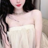 身材好，个子很高，大长腿，胸大