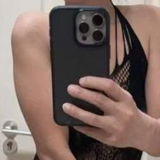穿着情趣衣服的少妇