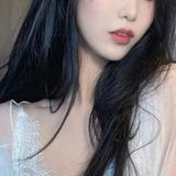 极品白皮大奶高冷女神