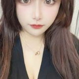 园脸皮肤白性感又丰满妹妹