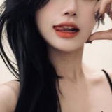 妹子温柔胸大风骚绝对不吃亏
