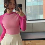 艺校兼职大学生年轻甜美长相，大长腿