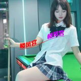 嫩妹子，应该是刚出社会的学生妹
