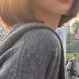 短发性感小嫩妹