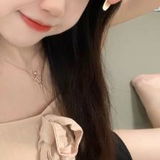 人小姐姐气质高雅性感腰姿皮肤白