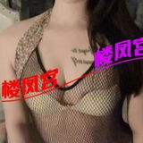 年轻小女友挑逗帕帕