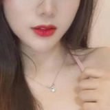 甜美型吊带妹子妹子