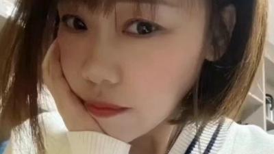 刚下海的小巧型妹子